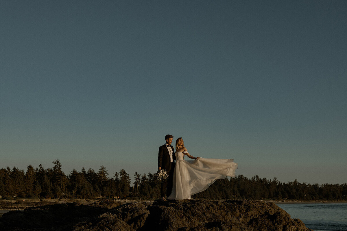 Isle + Oak Photography - Vancouver Wedding Photographer + Elopements — vendor image