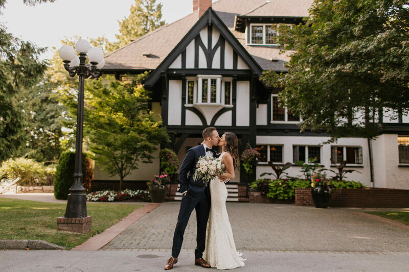 Vancouver Family Photographer & Wedding Photographer — vendor image