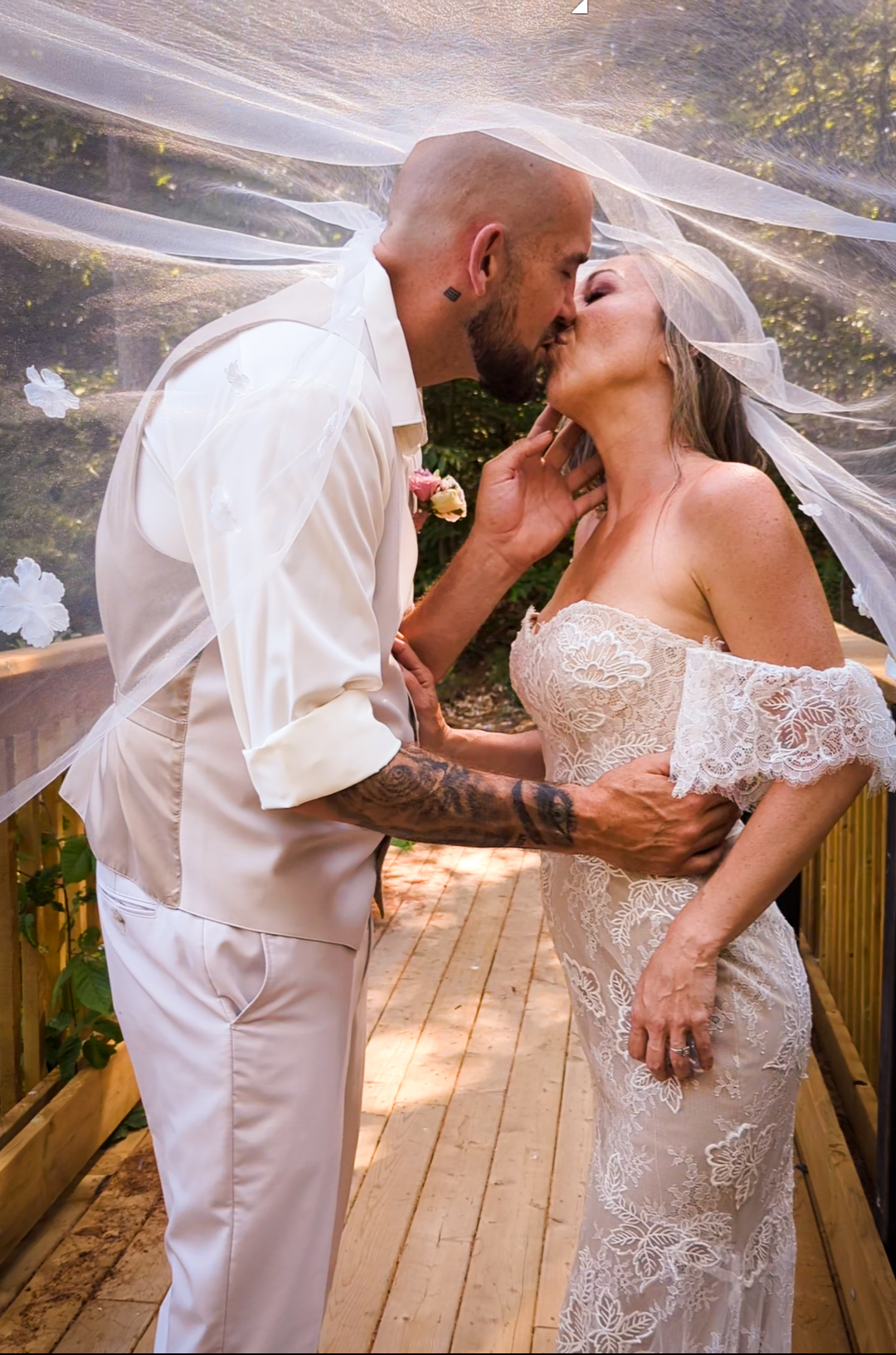 Bright Blue Wedding Content — vendor image